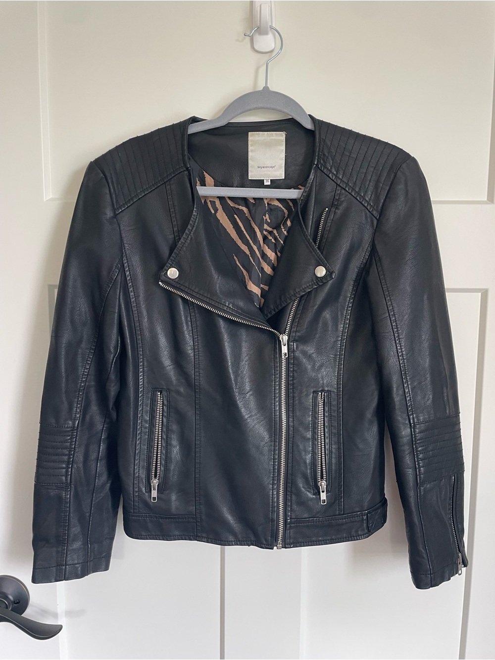 Black Faux Leather Animal Print lined Moto Jacket Sz 36